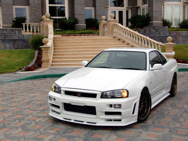 Nissan Skyline r34 Р±РµР»С‹Р№