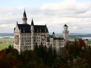 Картинка города замок нойшванштайн германия башни горы
