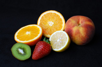 Картинка еда фрукты ягоды киви клубника апельсин лимон персик