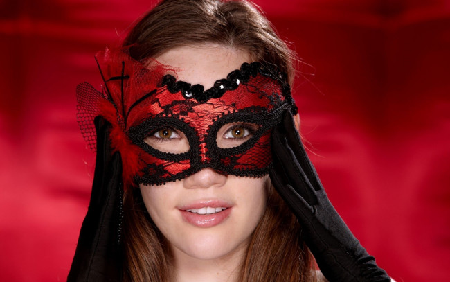 Обои картинки фото разное, маски, карнавальные, костюмы, красный, маскарад, фон, маска, брюнетка, девушка, настроения, красное и черное