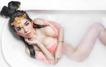 Картинка девушки -unsort+ азиатки причёска ванна украшения молоко взгляд грудь модель азиатка
