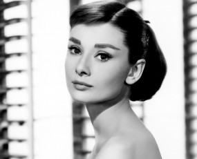 Картинка девушки audrey+hepburn актриса лицо черно-белая