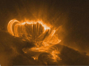 Картинка вспышки на солнце космос