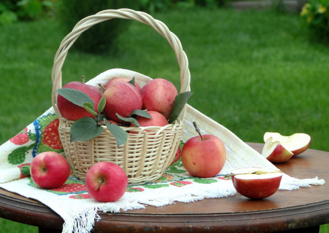 Обои картинки фото еда, Яблоки, плоды, корзинка