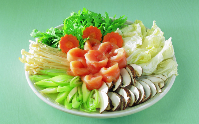 Обои картинки фото еда, салаты,  закуски, рыба, зелень, грибы