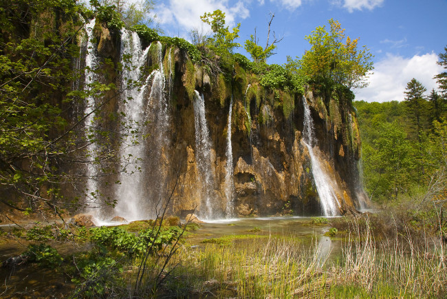 Обои картинки фото плитвицкие, озёра, хорватия, природа, водопады, вода, обрыв