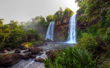 Картинка природа водопады деревья скала поток река небо