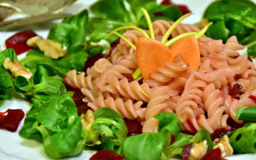 Картинка еда макаронные+блюда зелень спиральки соус