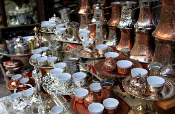 Картинка разное посуда столовые приборы кухонная утварь чашки турки подносы медный