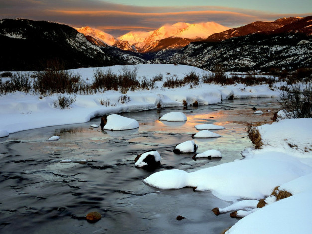 Обои картинки фото природа, реки, озера, зима, снег, речка, горы