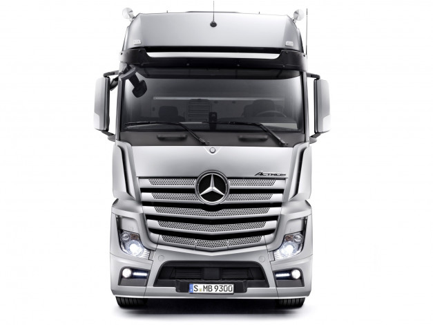 Обои картинки фото автомобили, mercedes trucks, кабина