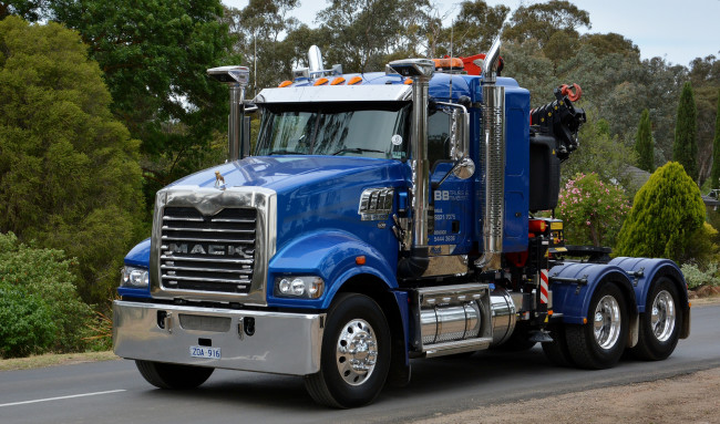 Обои картинки фото mack tridenttrident, автомобили, mack, грузовик, тяжелый, тягач, седельный