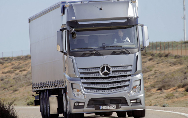 Обои картинки фото автомобили, mercedes trucks, тягач