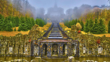 Картинка города -+исторические +архитектурные+памятники горный парк вильгельмсхёэ кассель гессен германия каскад водопад осень ель деревья туман