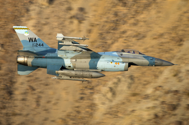 Обои картинки фото f-16c fighting falconn, авиация, боевые самолёты, ввс
