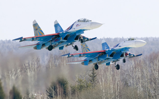 Обои картинки фото авиация, боевые самолёты, деревья, взлет, пара, самолеты