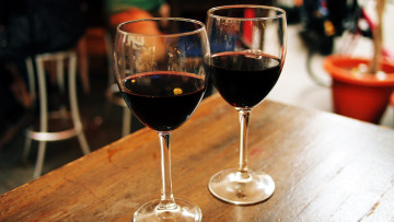 Картинка еда напитки +вино красное вино бокалы