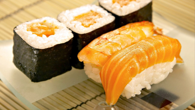 Обои картинки фото еда, рыба,  морепродукты,  суши,  роллы, роллы, кухня, японская, ассорти