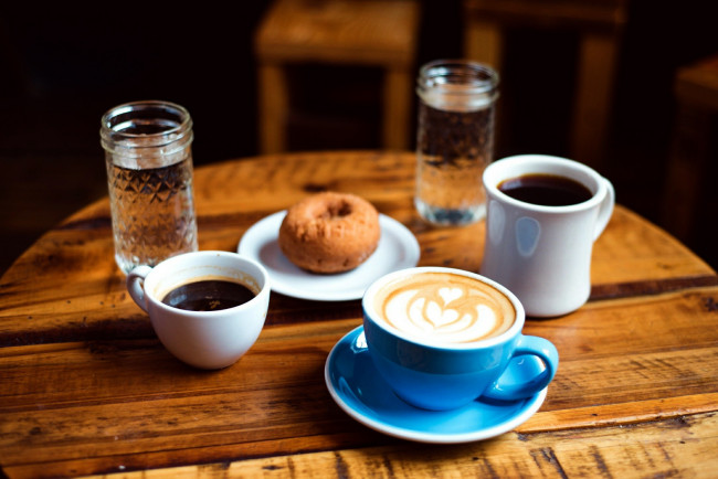 Обои картинки фото еда, кофе,  кофейные зёрна, эспрессо, вода, капучино