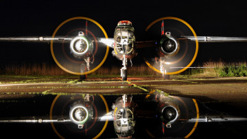 Картинка авиация боевые самолёты ночь стоянка бомбардировщик двигатели запуск отражение