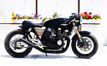Картинка yamaha+xjr+400+pipeburn+1993 мотоциклы customs ямаха кафэ-гонщик кастомайзинг cafe-racer черный цветы