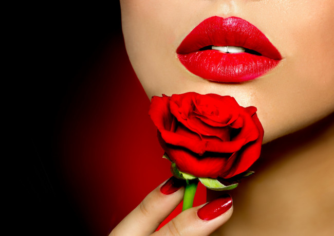 Обои картинки фото разное, губы, роза, маникюр, рука, фон, цветок, красные, девушка