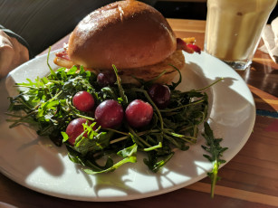 Картинка еда бутерброды +гамбургеры +канапе зелень гамбургер виноград