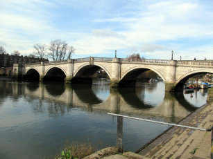 Картинка города -+мосты река