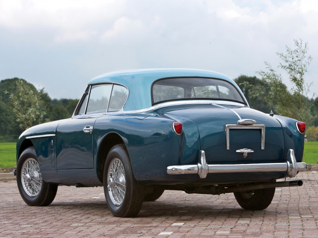 Обои картинки фото aston martin db2, 4 fixed head coupe notchback mkii 1955, автомобили, aston martin, aston, martin, db2-4, fixed, head, coupe, notchback, mkii, 1955