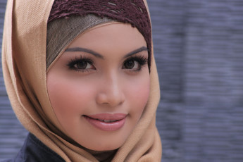 Картинка девушки -+лица +портреты девушка модель лицо красотка портрет взгляд макияж хиджаб платок