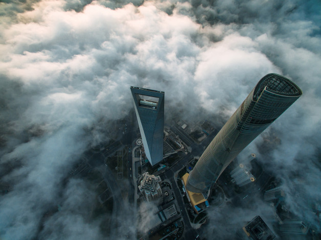 Обои картинки фото города, шанхай , китай, город, небоскреб, облака, шанхай, вид, сверху