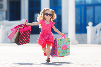Картинка разное дети девочка очки пакеты шоппинг