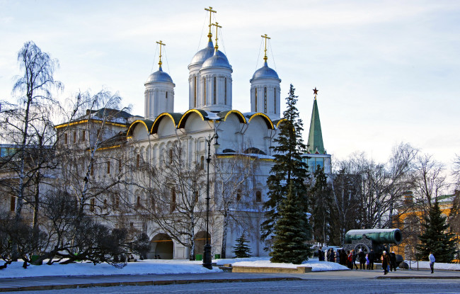 Обои картинки фото города, москва, россия, царь, пушка, собор, двенадцать, апостолов