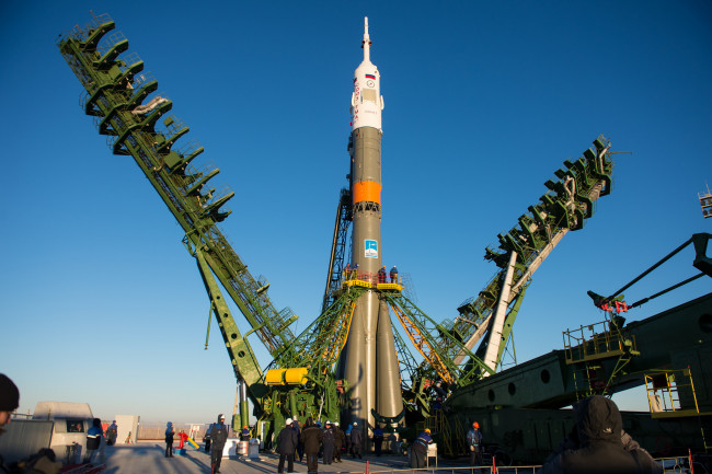 Обои картинки фото soyuz tma-15m, космос, космодромы, стартовые площадки, космодром, ракетоноситель