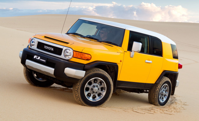 Обои картинки фото toyota fj cruiser 2010, автомобили, toyota, 2010, fj, cruiser, внедорожник