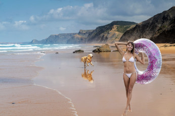 Картинка девушки katya+clover+ катя+скаредина море пляж собака бикини