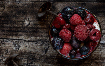 Картинка еда фрукты +ягоды ягоды малина виноград