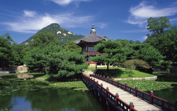 обоя hyangwonjeong, pavilion, in, gyeongbokgung, korea, природа, парк, павильон, мостик, пейзаж, горы, пруд