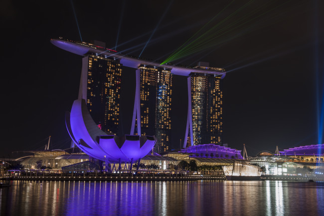Обои картинки фото города, сингапур , сингапур, здания, ночь