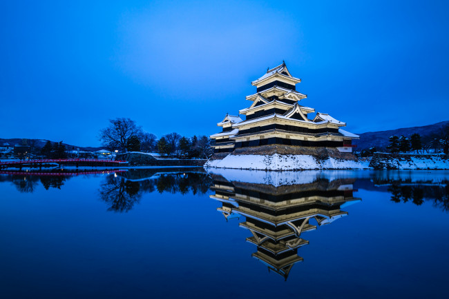 Обои картинки фото matsumoto castle  nagano, города, замки Японии, замок, озеро