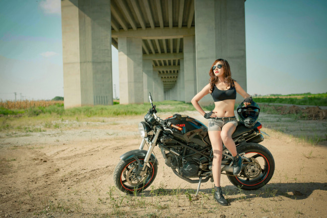 Обои картинки фото мотоциклы, мото с девушкой, девица, байк