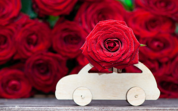 Картинка цветы розы машина букет красные деревянная