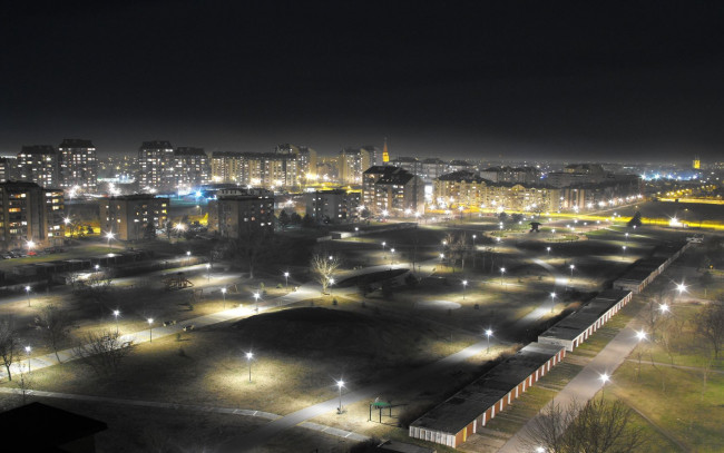 Обои картинки фото города, огни, ночного, subotica, serbia