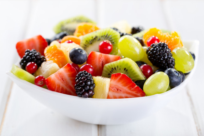 Обои картинки фото еда, мороженое,  десерты, десерт, фруктовый, салат, ягоды, фрукты