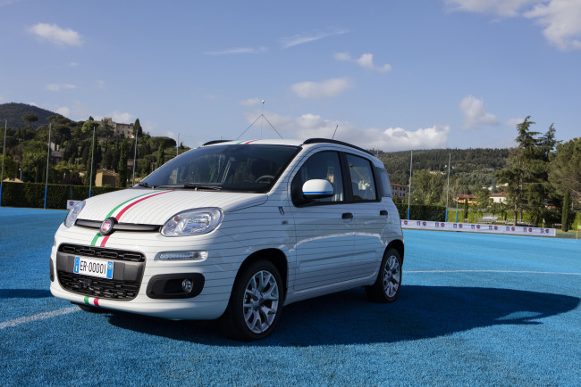 Обои картинки фото автомобили, fiat, 2016г, 320, pandazzurri