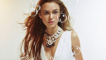 Картинка девушки keira+knightley декольте ожерелье пузыри лицо актриса