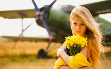 Картинка разное люди девочка цветы самолет