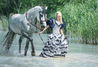 Картинка девушки -unsort+ блондинки платье камыш вода конь настроение прогулка