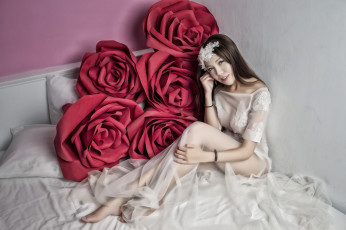 Картинка девушки -unsort+ азиатки розы настроение кровать цветы платье невеста азиатка модель девушка
