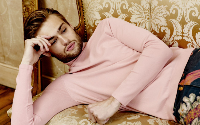 Обои картинки фото douglas booth, мужчины, бородка, поза